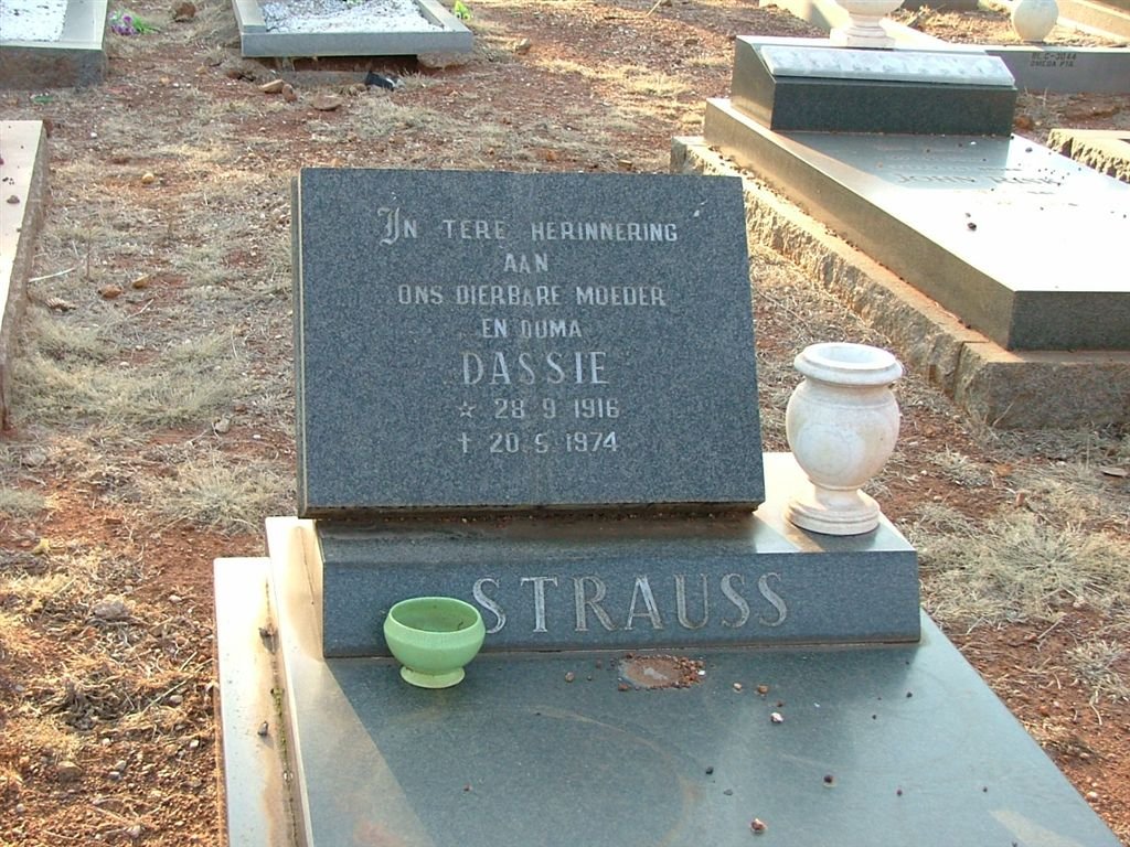 STRAUSS Dassie 1916-1974