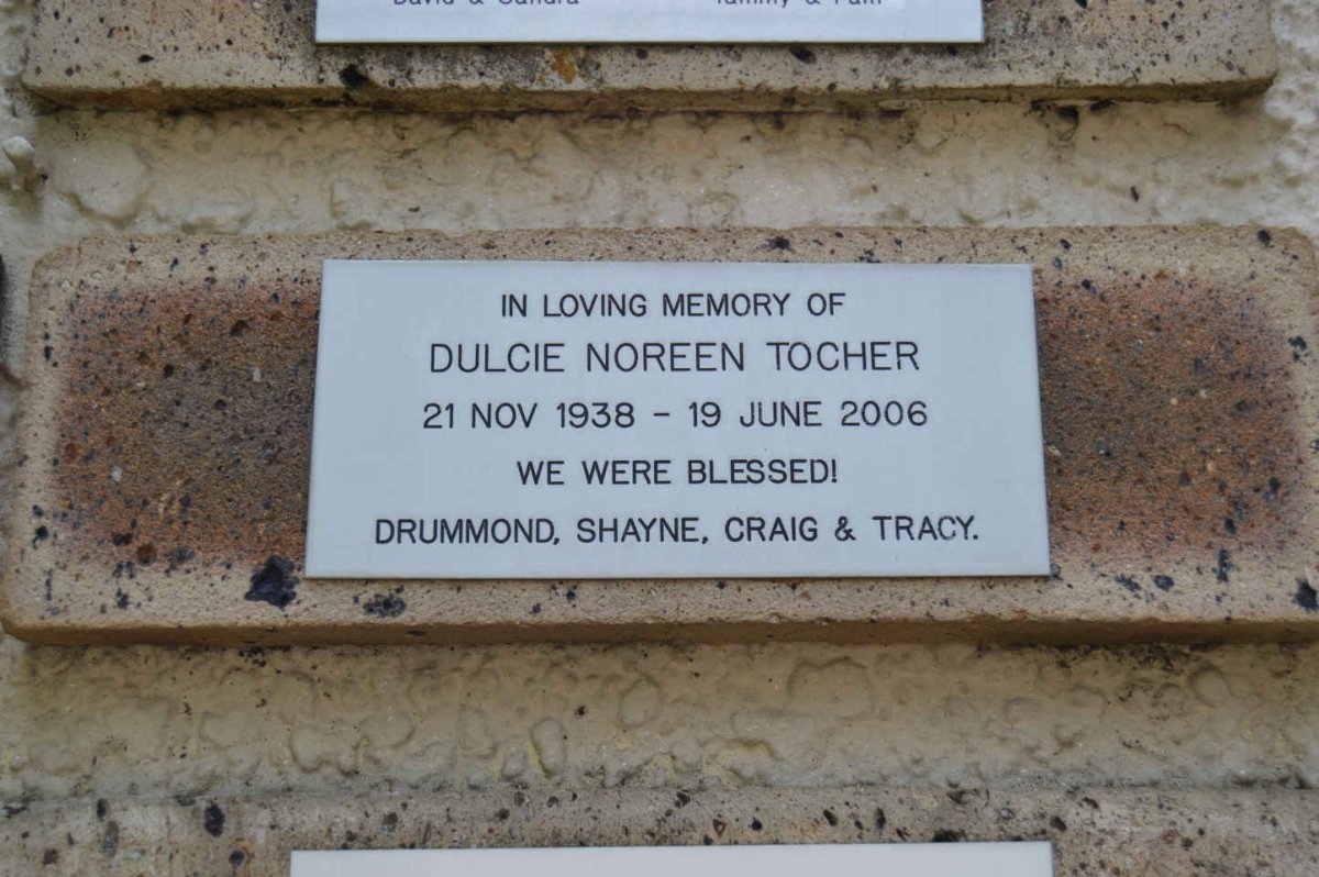 TOCHER Dulcie Noreen 1938-2006