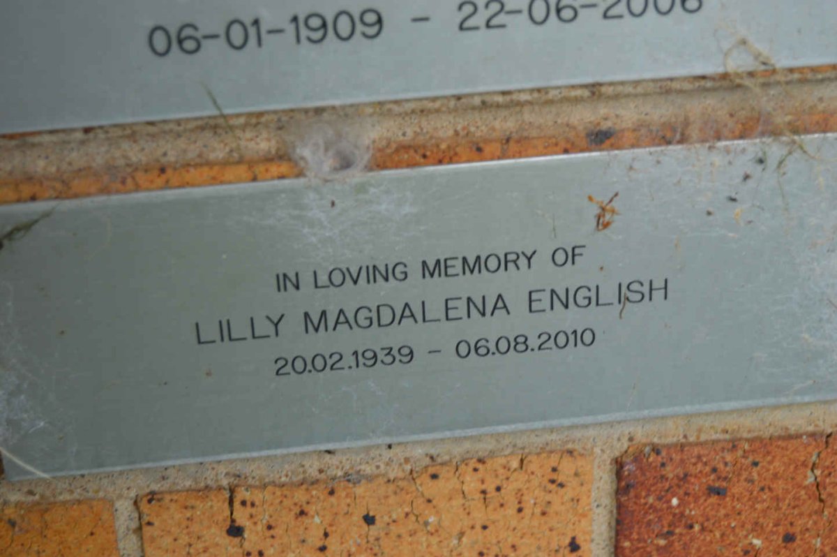 ENGLISH Lilly Magdalena 1939-2010