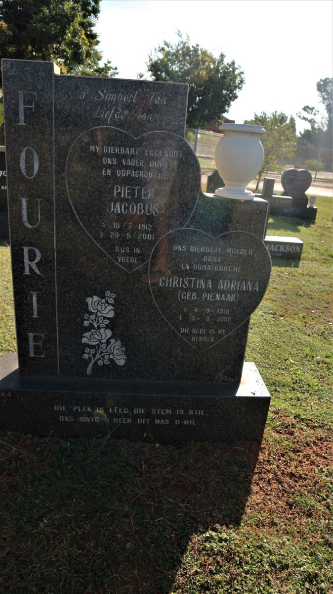 FOURIE Pieter Jacobus 1912-2001 &amp; Christina Adriana PIENAAR 1919-2009