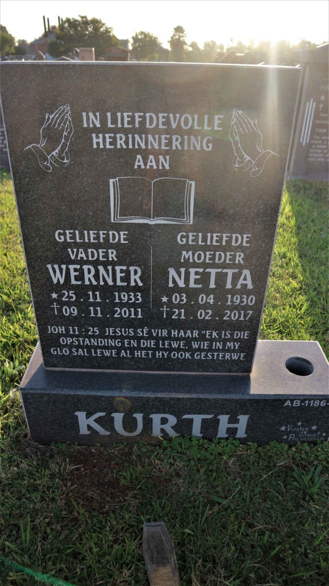 KURTH Werner 1933-2011 &amp; Netta 1930-2017