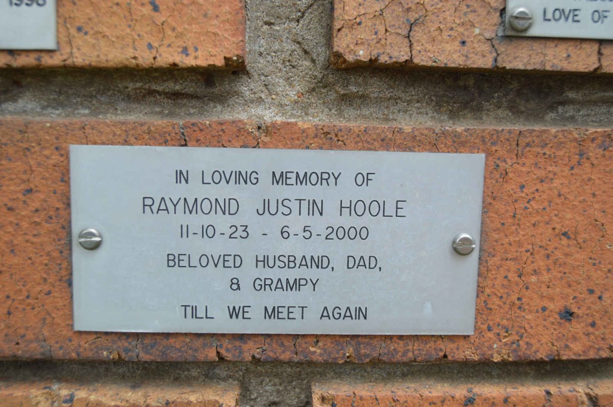 HOOLE Raymond Justin 1923-2000