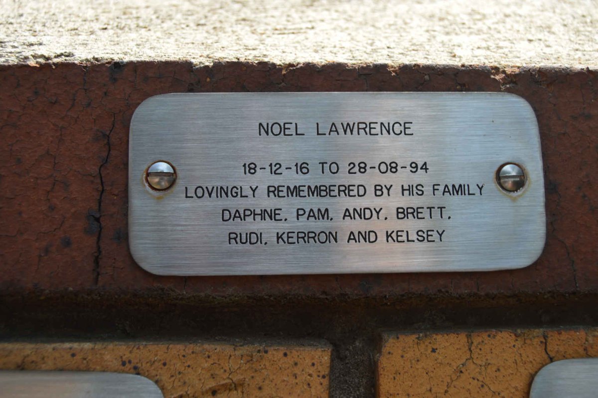 LAWRENCE Noel 1916-1994