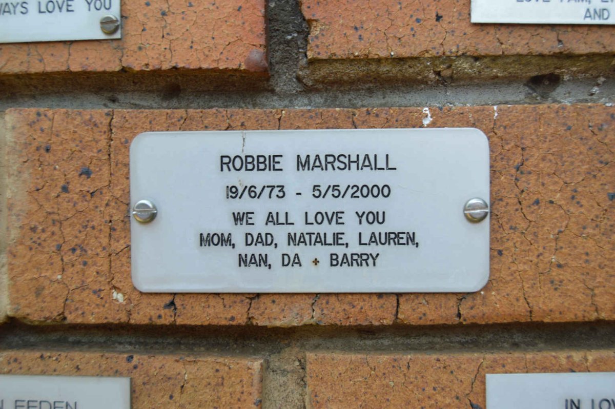 MARSHALL Robbie 1973-2000