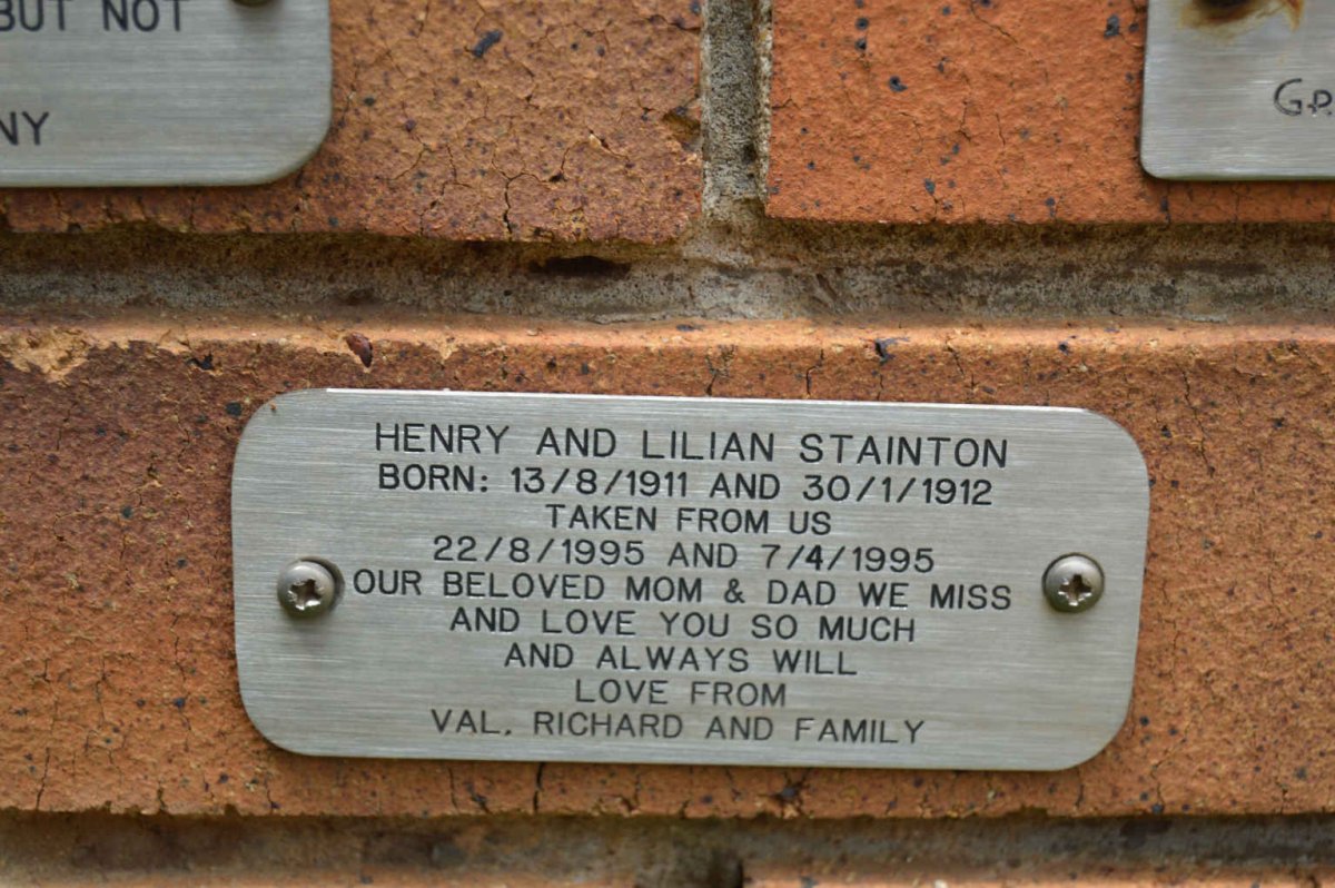 STAINTON Henry 1911-1995 &amp; Lilian 1912-1995