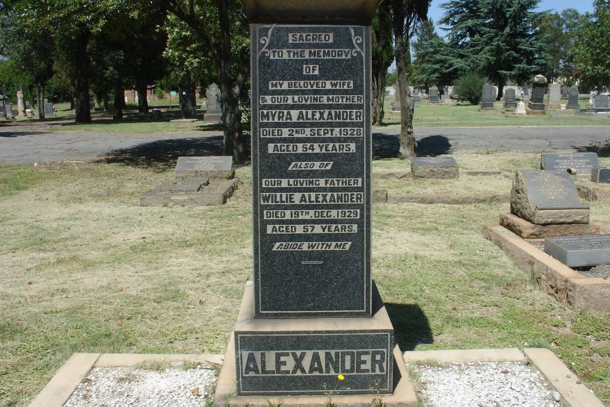 ALEXANDER Willie -1929 &amp; Myra -1928 :: DINGWALL Joyce Lily nee ALEXANDER 1907-1983 :: ALEXANDER Douglas Leslie 1905-1964