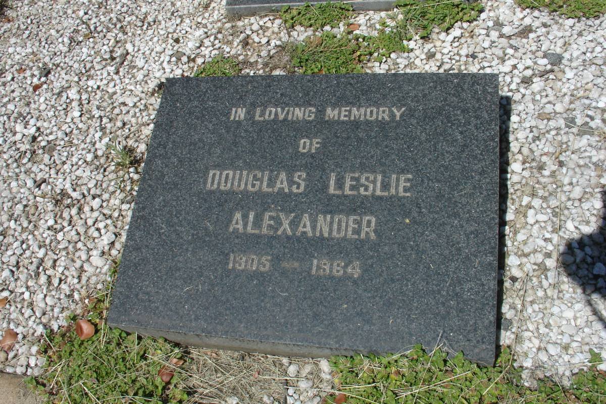 ALEXANDER Willie -1929 &amp; Myra -1928 :: DINGWALL Joyce Lily nee ALEXANDER 1907-1983 :: ALEXANDER Douglas Leslie 1905-1964