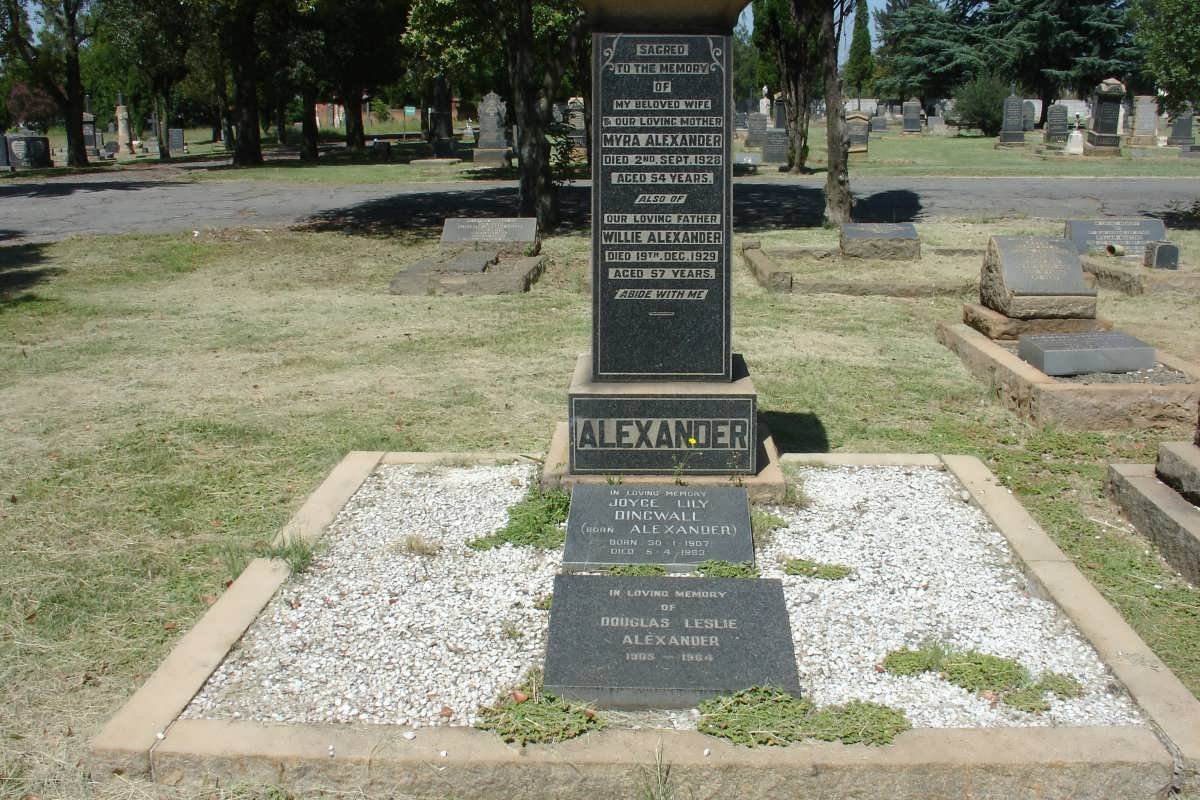 ALEXANDER Willie -1929 &amp; Myra -1928 :: DINGWALL Joyce Lily nee ALEXANDER 1907-1983 :: ALEXANDER Douglas Leslie 1905-1964