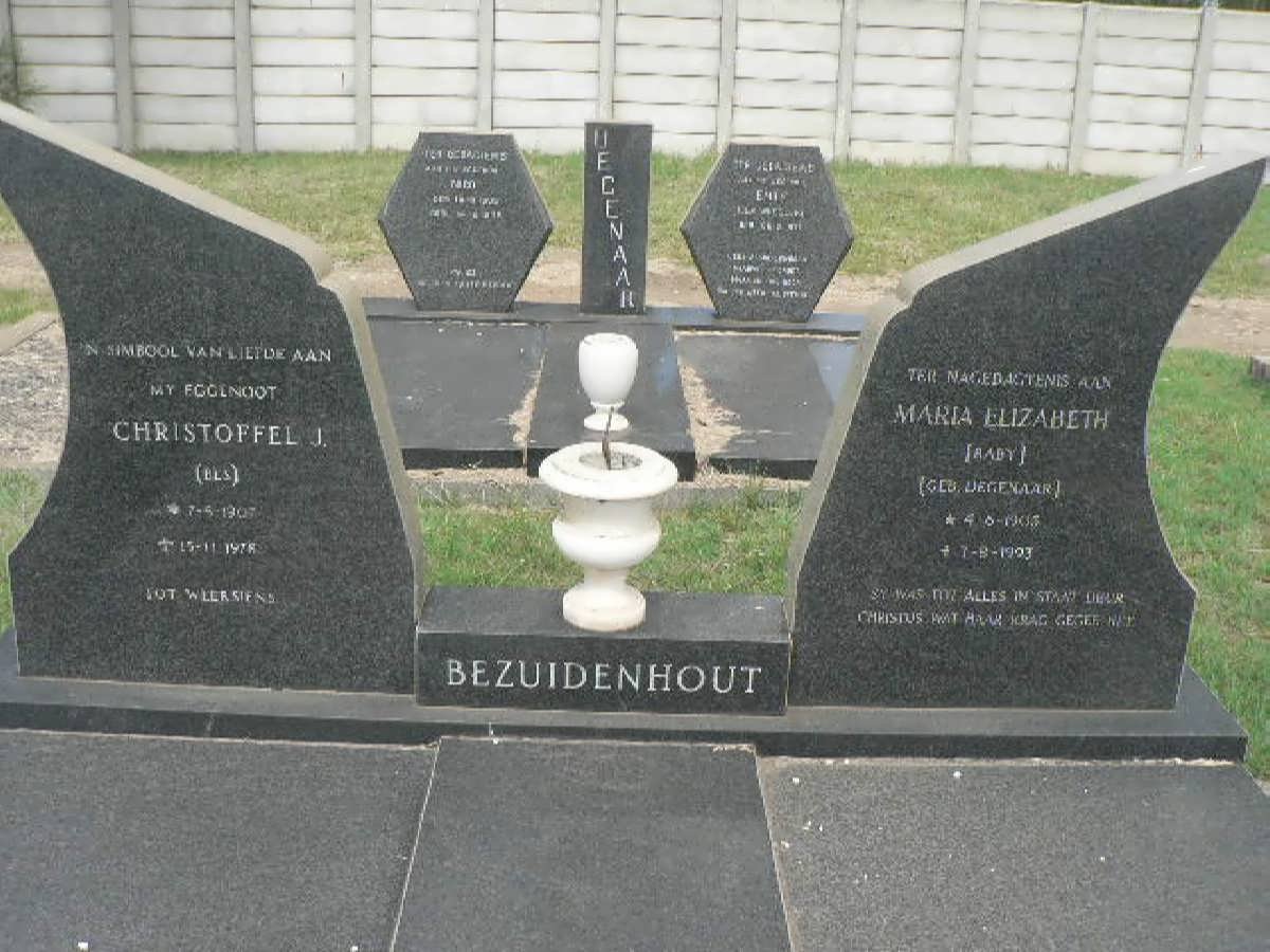 BEZUIDENHOUT Christoffel J. 1907-1978 &amp; Maria Elizabeth DEGENAAR 1905-1996