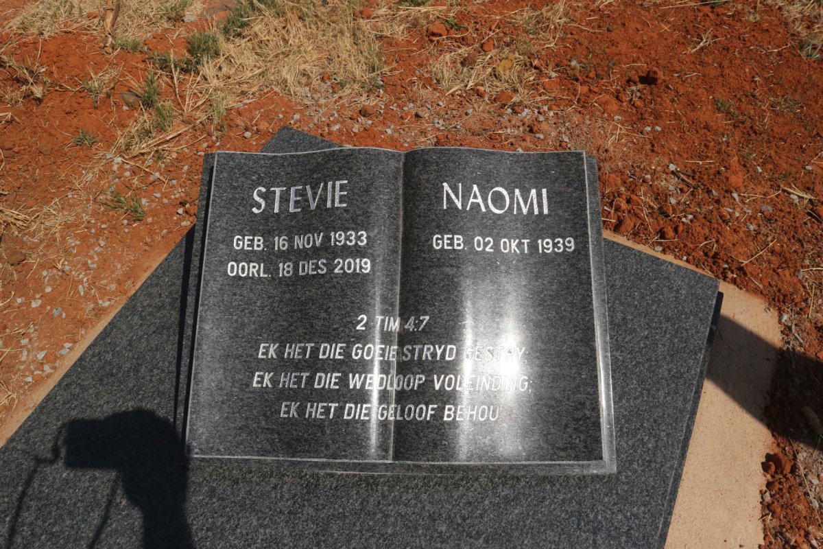 BENDER Stevie 1933-2019 & Naomi 1939- _2