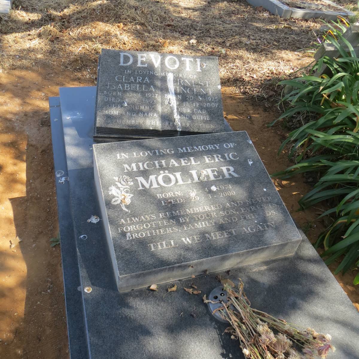 DEVOTI Ernest Vincent 1925-2007 &amp; Clara Isabella 1927-1993 :: MÖLLER Michael Eric 1974-2000