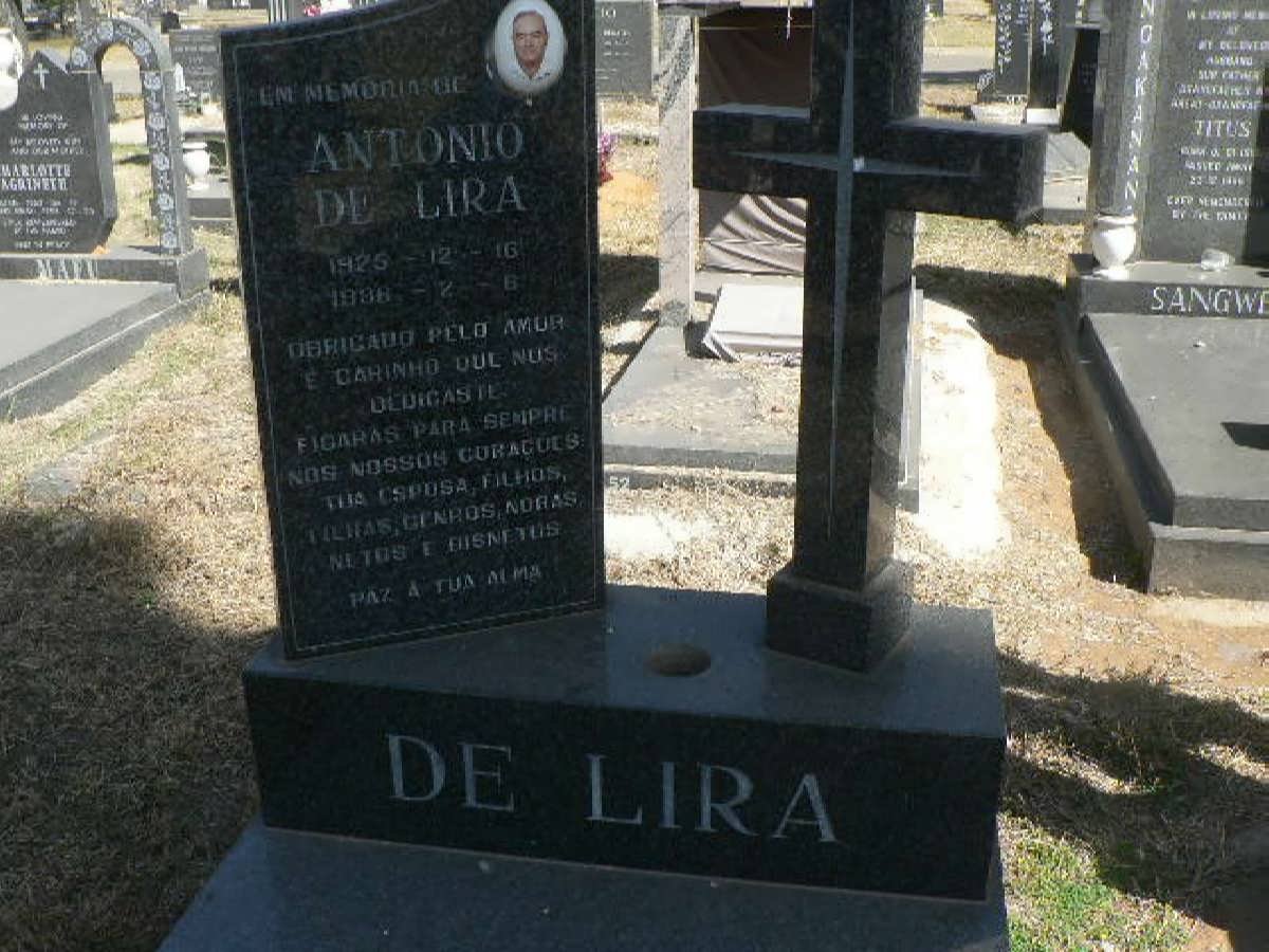 LIRA Antonia, de 1925-1998