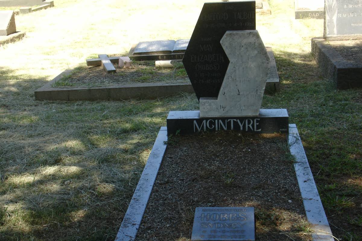 McINTYRE Clifford Talbot 1910-1982 &amp; May Elizabeth HOBBS 1918-1983 :: McINTYRE H? ::  HOBBS Sydney 1862-1927