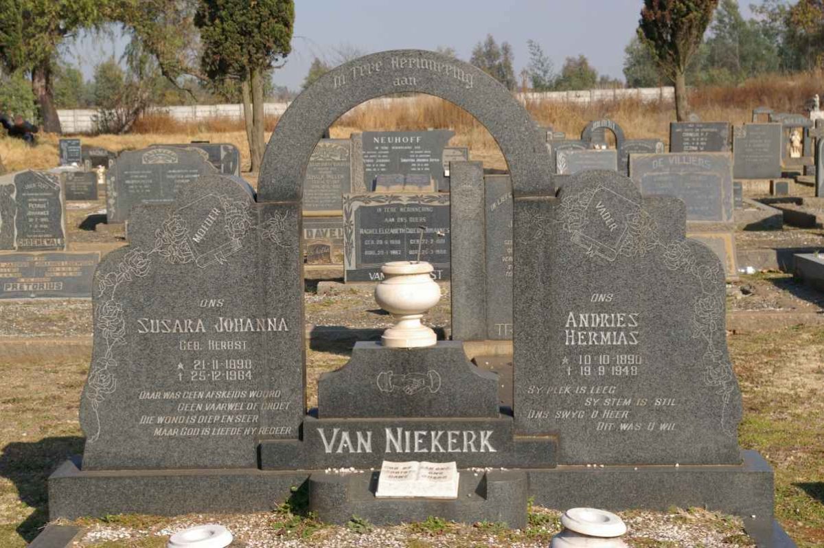 NIEKERK Andries Hermias, van 1890-1948 &amp; Susara Johanna HERBST 1898-1964