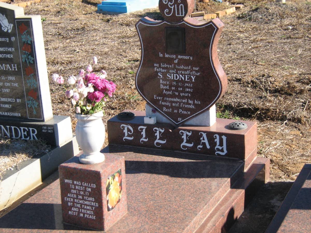 PILLAY S. Sidney 1922-1992 &amp; Jagathambal 1926-2003  :: PILLAY Dayalan -1987