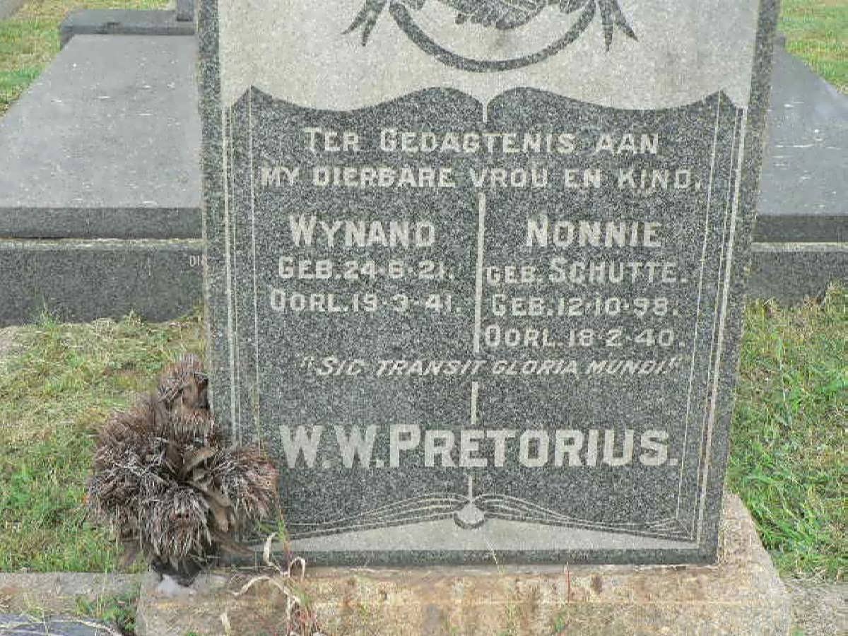PRETORIUS Nonnie nee SCHUTTE 1898-1940 :: PRETORIUS Wynand 1921-1941