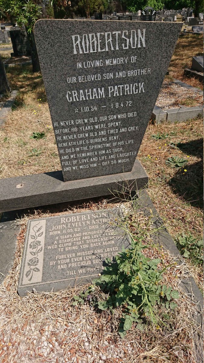 ROBERTSON Graham Patrick 1954-1972 :: ROBERTSON John Evelyn Anthony 1962-1989