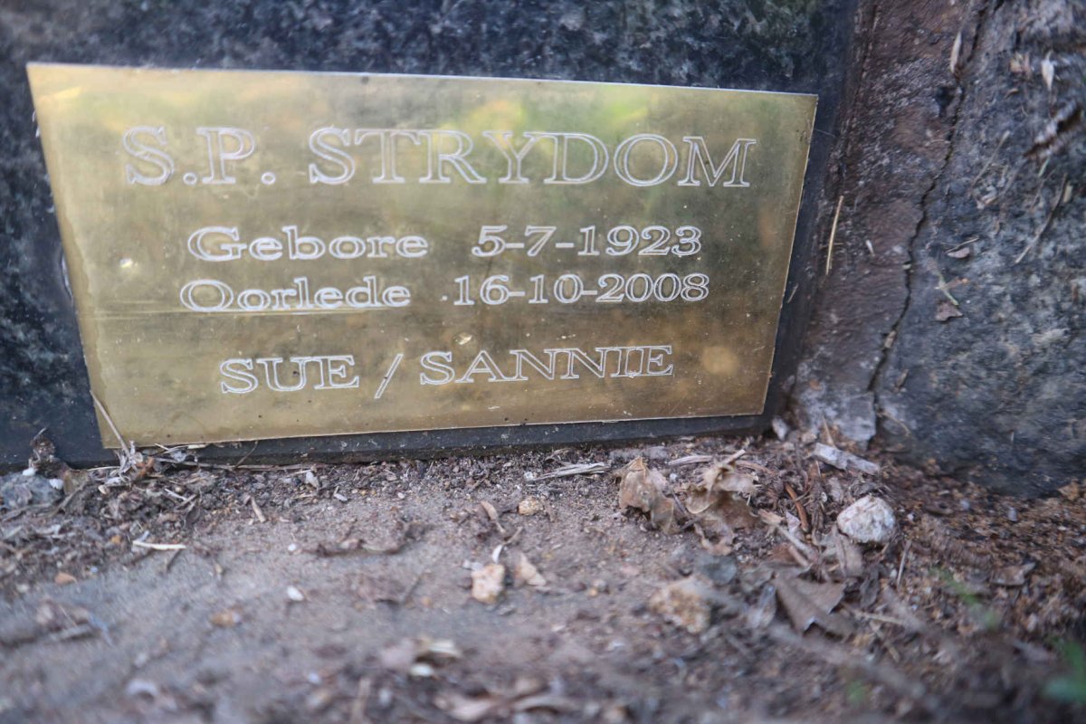 STRYDOM S.P. 1923-2008