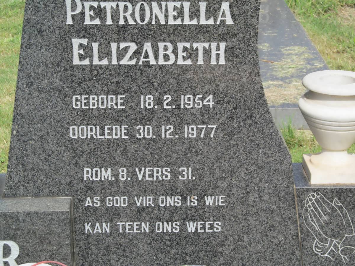 VENTER Johannes M. 1916-1989 &amp; Petronella E. FOURIE 1921-2004 :: VENTER Petronella Elizabeth 1954-1977