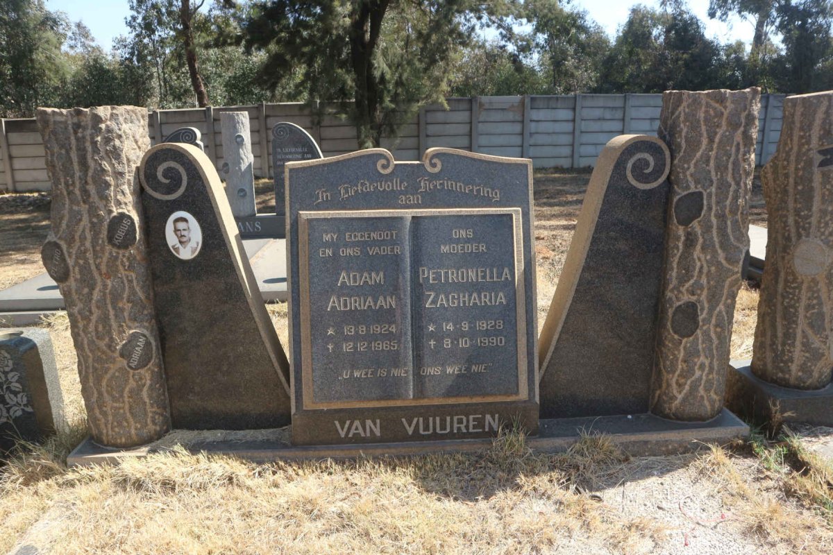 VUUREN Adam Adriaan, van 1924-1965 & Petronella Zagharia 1928-1990