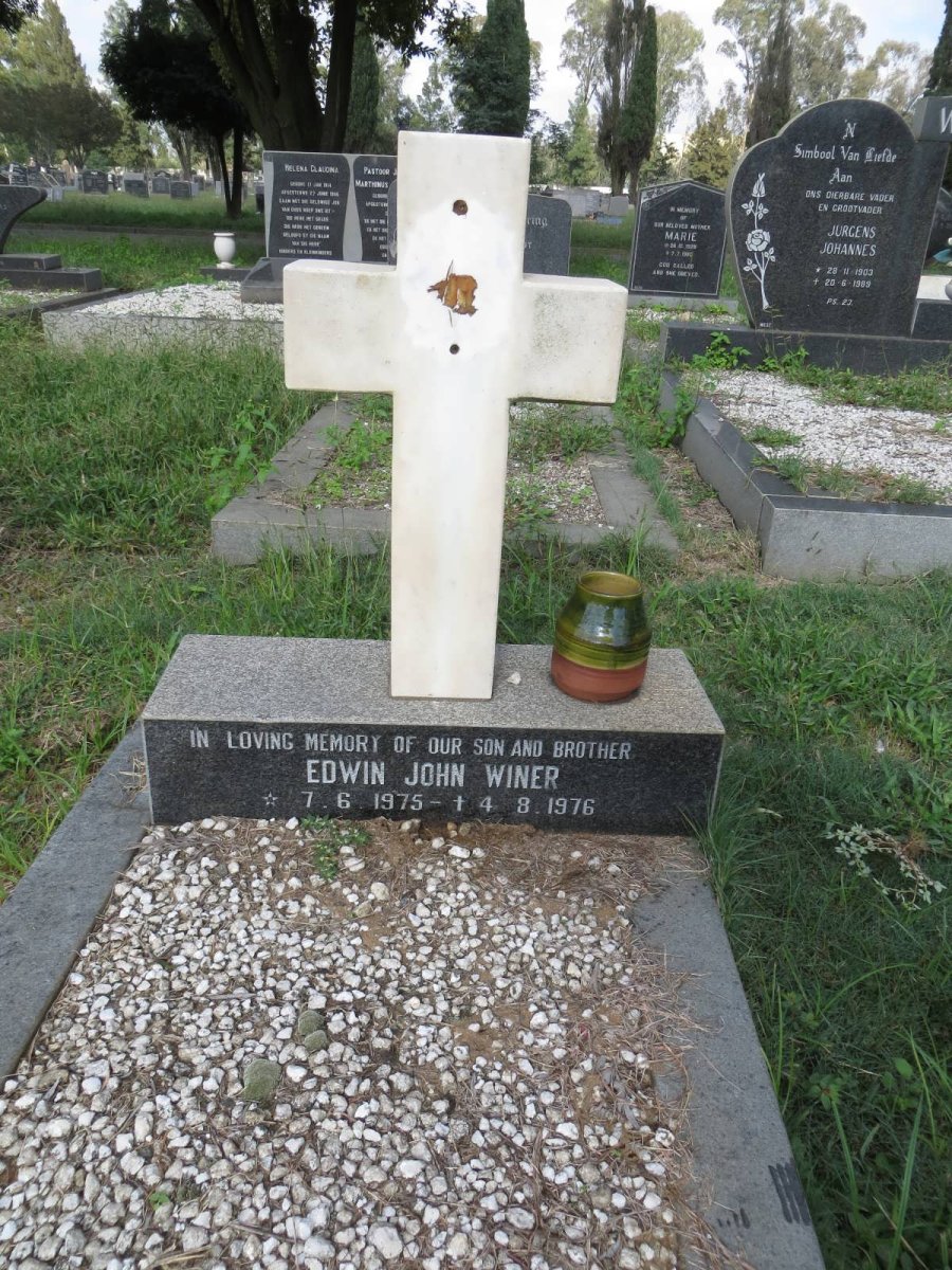 WINER Edwin John 1975-1976