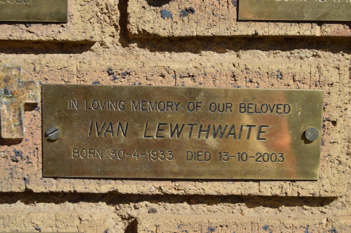 LEWTHWAITE Ivan 1933-2003