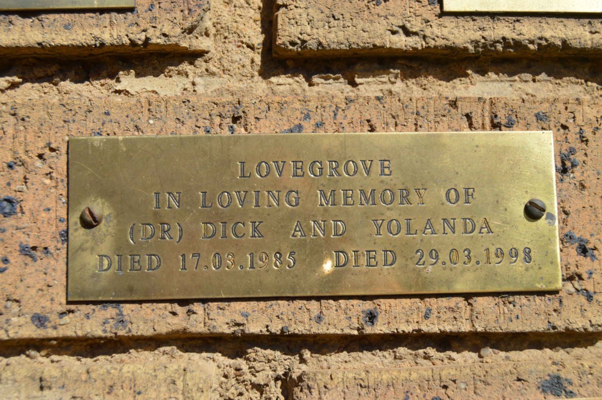 LOVEGROVE Dick -1985 &amp; Yolanda -1998