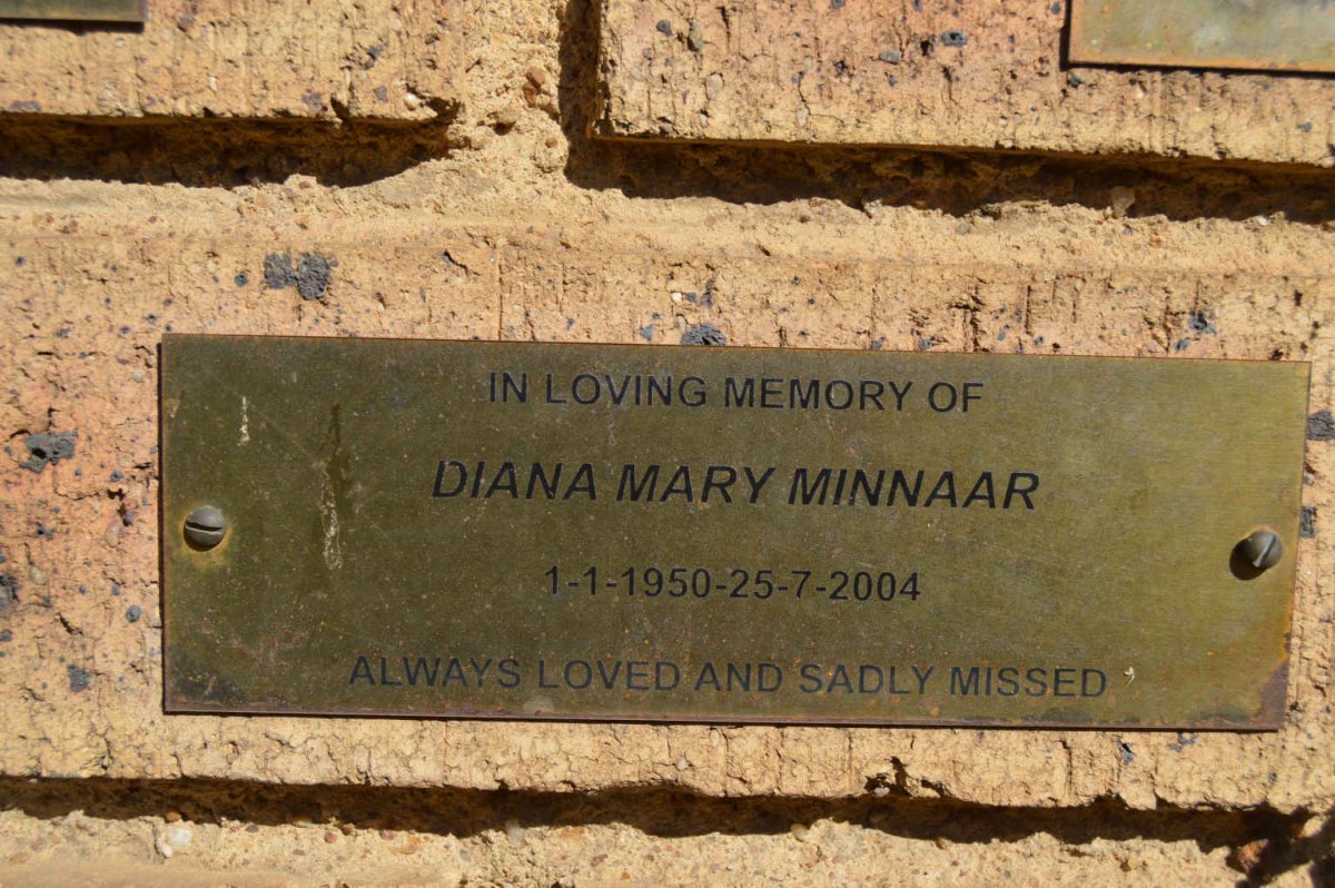 MINNAAR Diana Mary 1950-2004