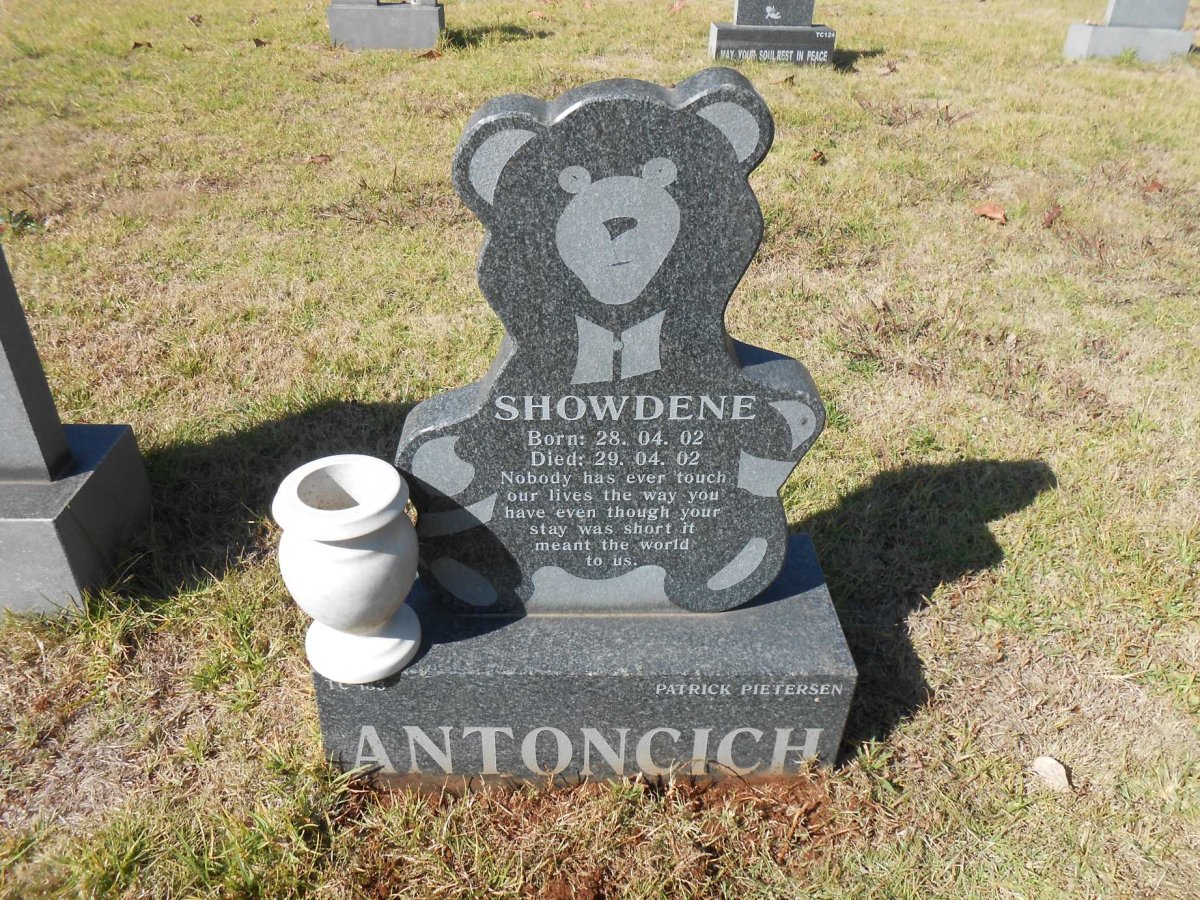 ANTONCICH Showdene 2002-2002