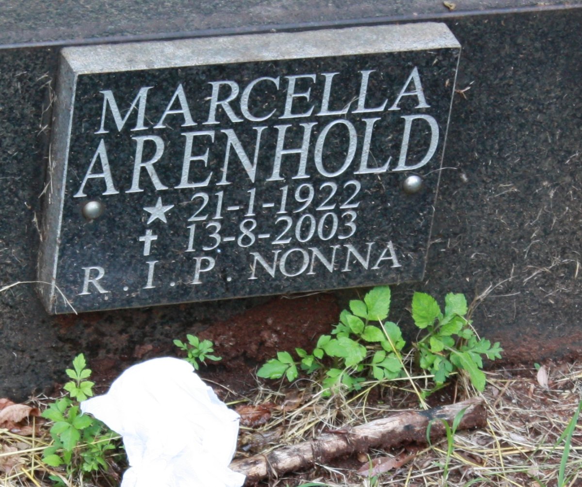 ARENHOLD Marcella 1922-2003