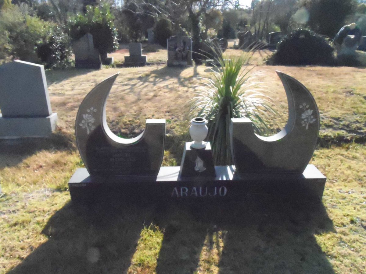 ARAUJO Manuel Rudrigues 1920-2008 &amp; Sarah Susanna Elizabeth 1926-2002