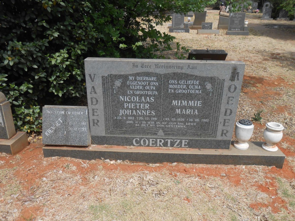 COERTZE Nicolaas Pieter Johannes 1912-1981 &amp; Mimmie Maria 1920-2002 :: COERTZE Kiewiet 1946-1995