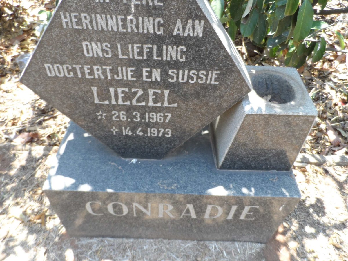 CONRADIE Liezel 1967-1973