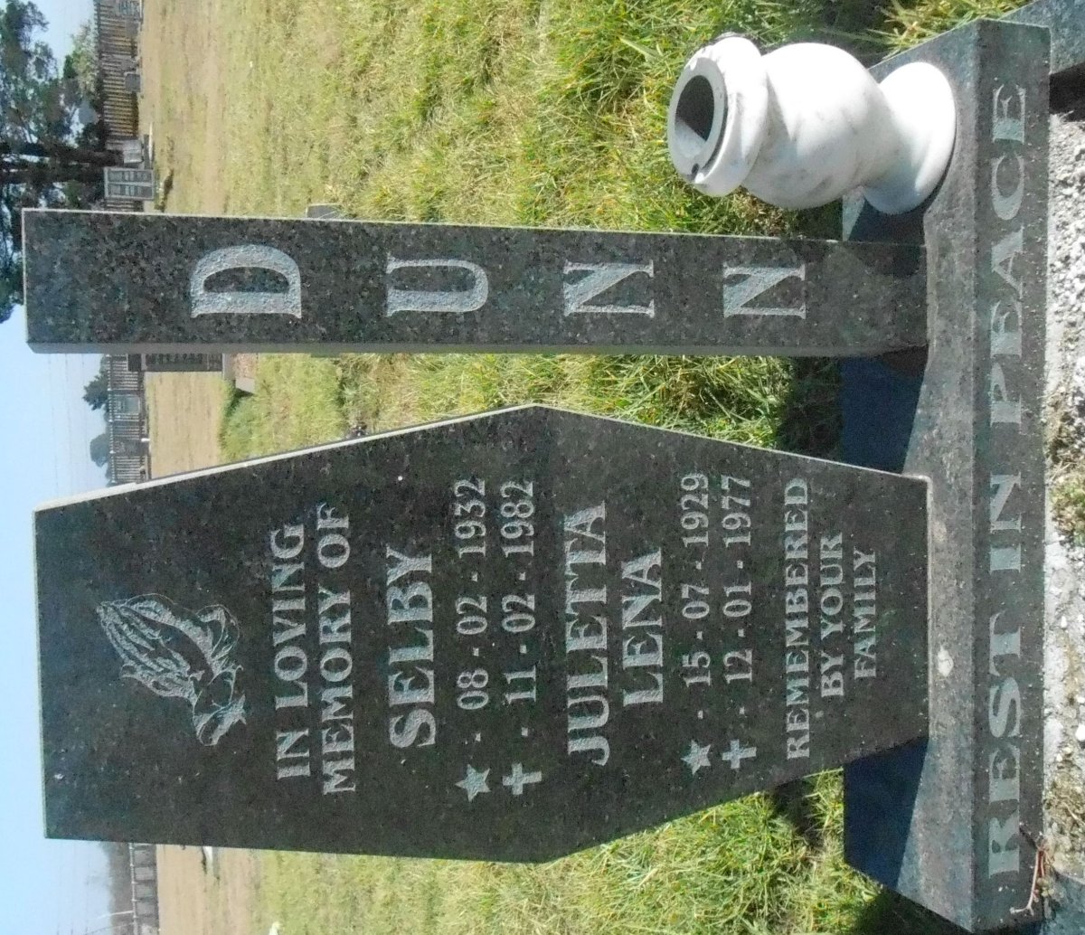 DUNN Selby 1932-1982 &amp; Juletta Lena 1929-1977