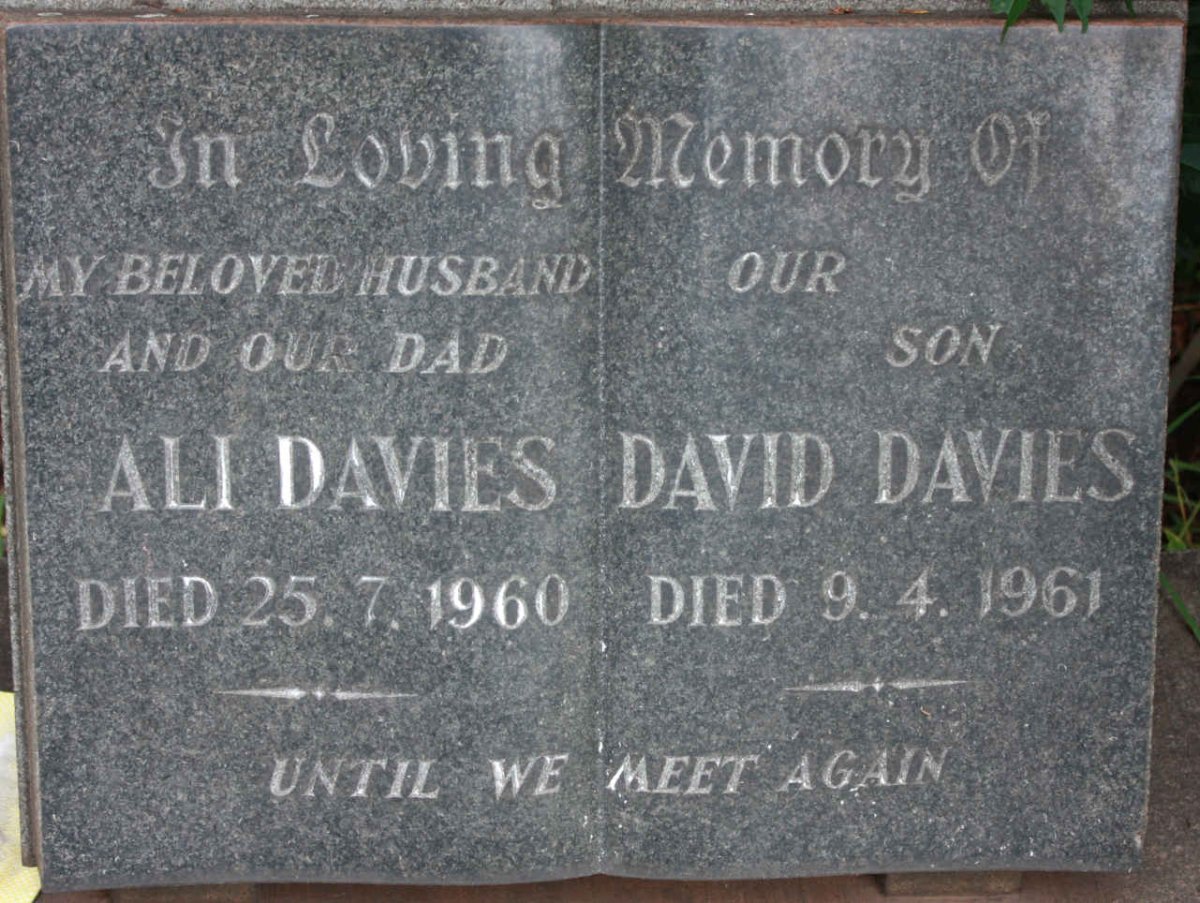 DAVIES Ali -1960 :: DAVIES David -1961