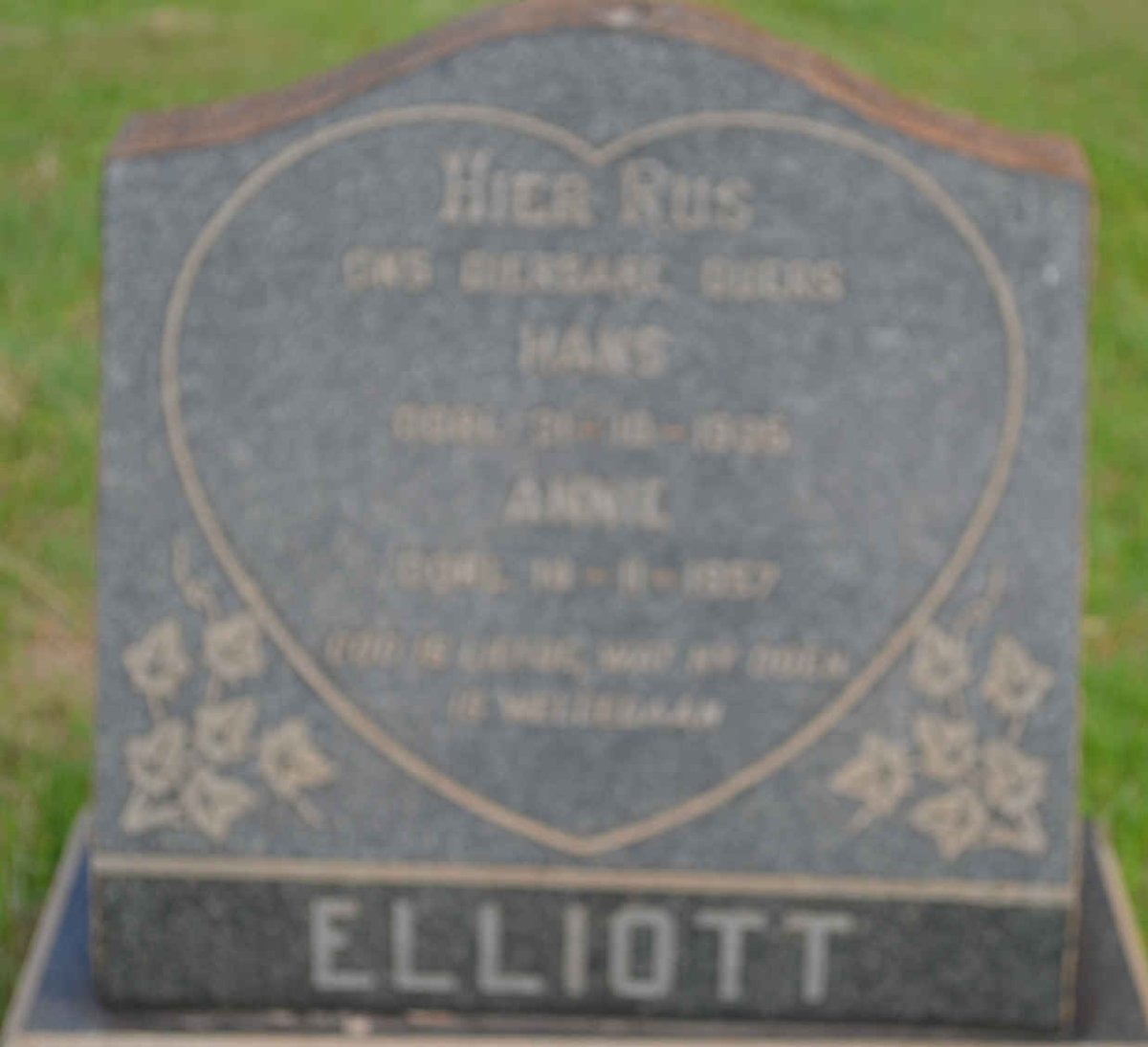 ELLIOTT Hans &amp; Annie