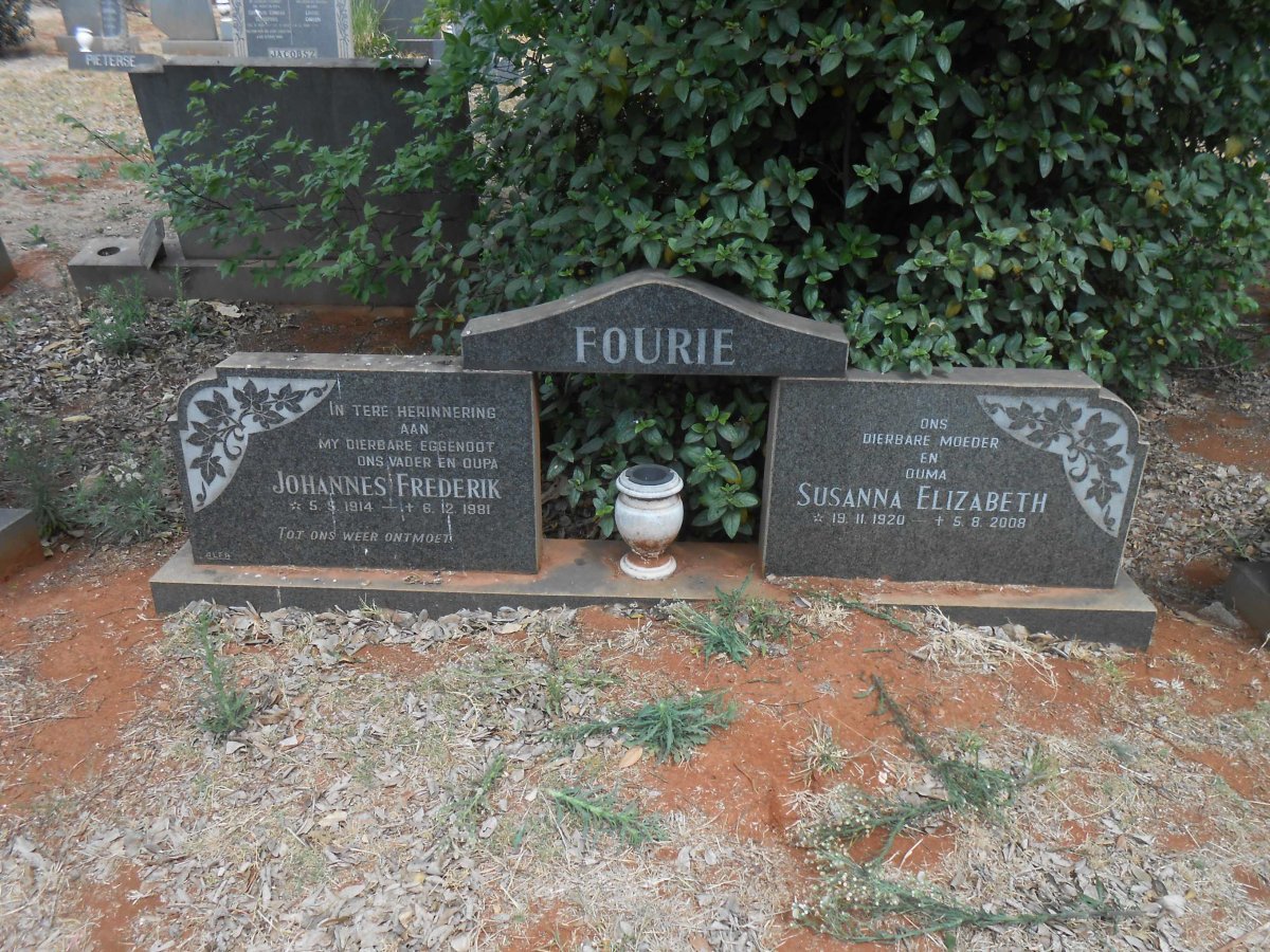 FOURIE Johannes Frederik 1914-1981 &amp; Susanna Elizabeth 1920-2008