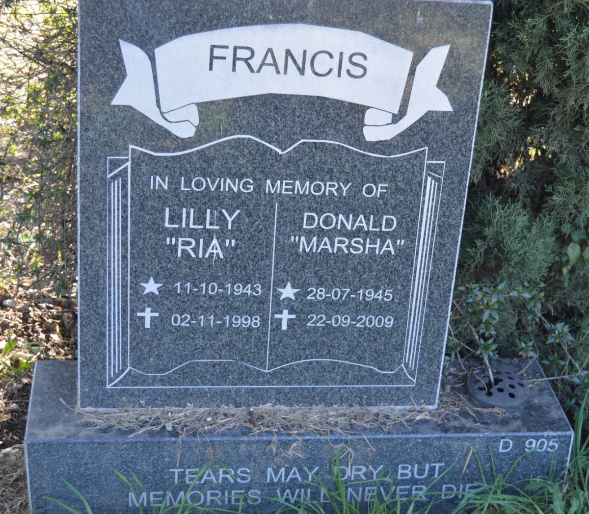 FRANCIS Donald 1945-2009 &amp; Lilly 1943-1998
