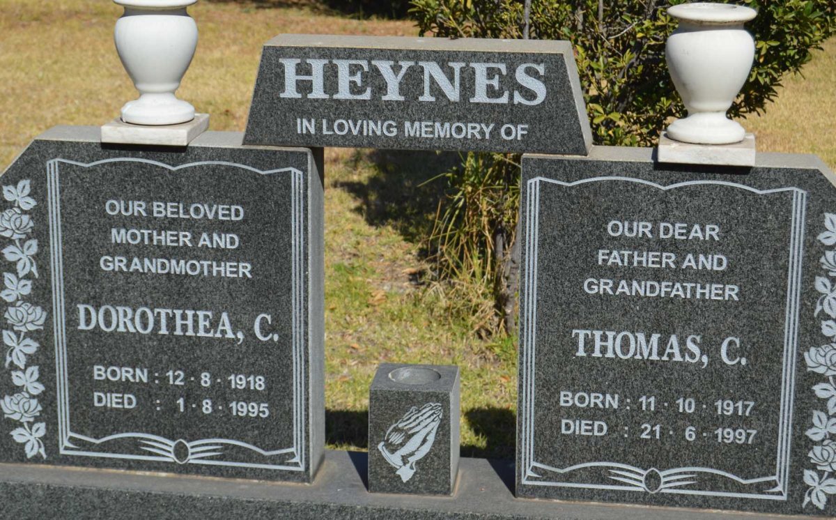 HEYNES Thomas C. 1917-1997 &amp; Dorothea C. 1918-1995
