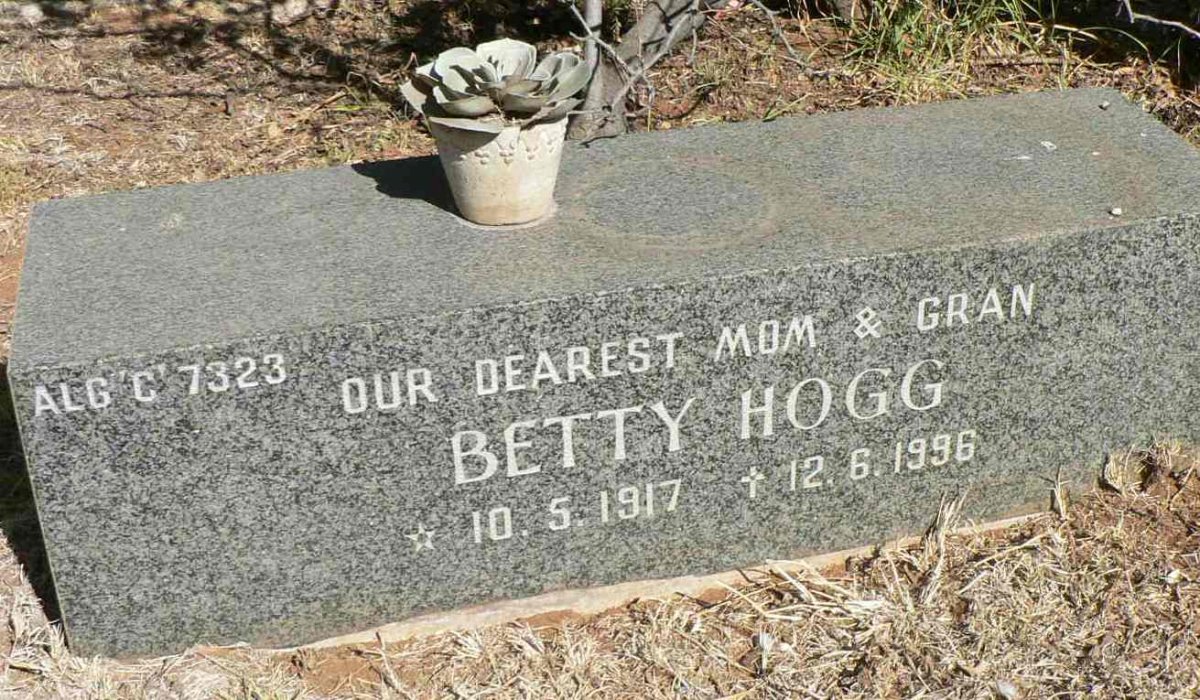 HOGG Betty 1917-1996