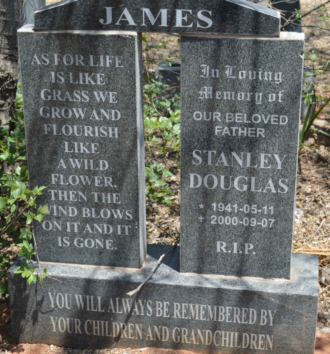 JAMES Stanley Douglas 1941-2000