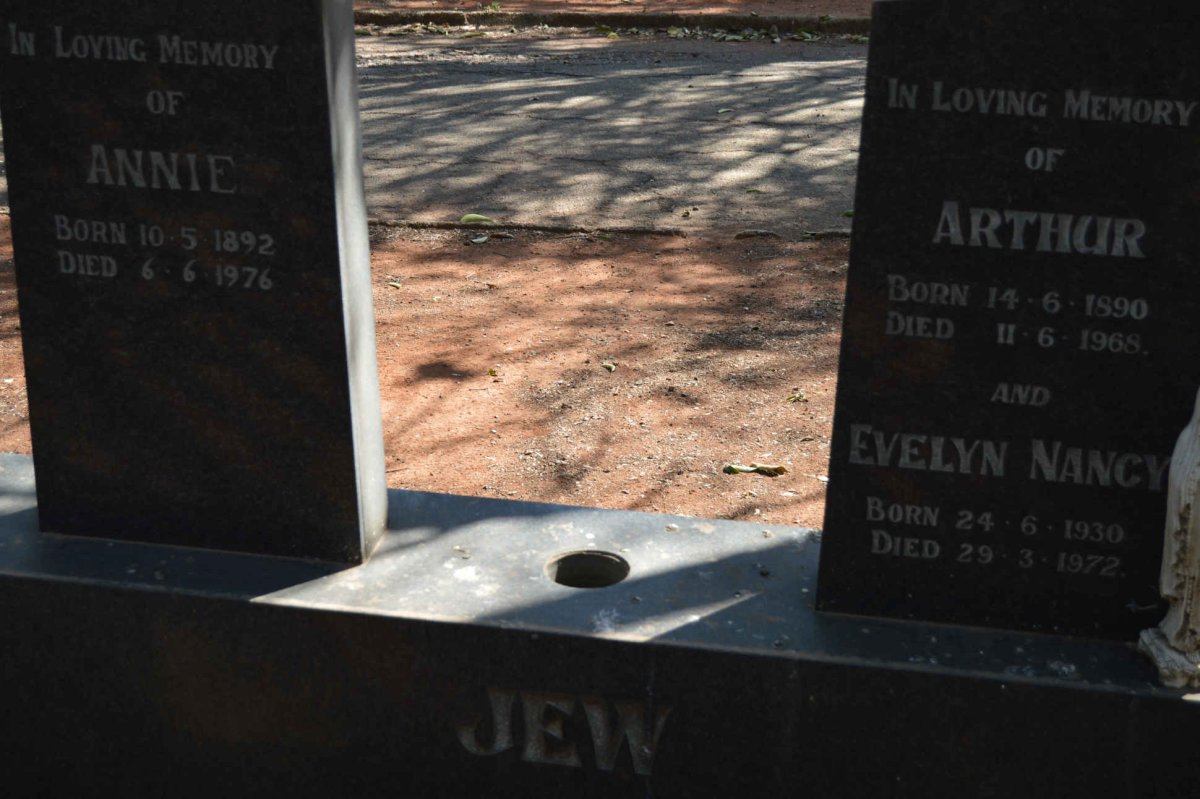 JEW Arthur 1890-1968 &amp; Annie 1892-1976 :: JEW Evelyn Nancy 1930-1972