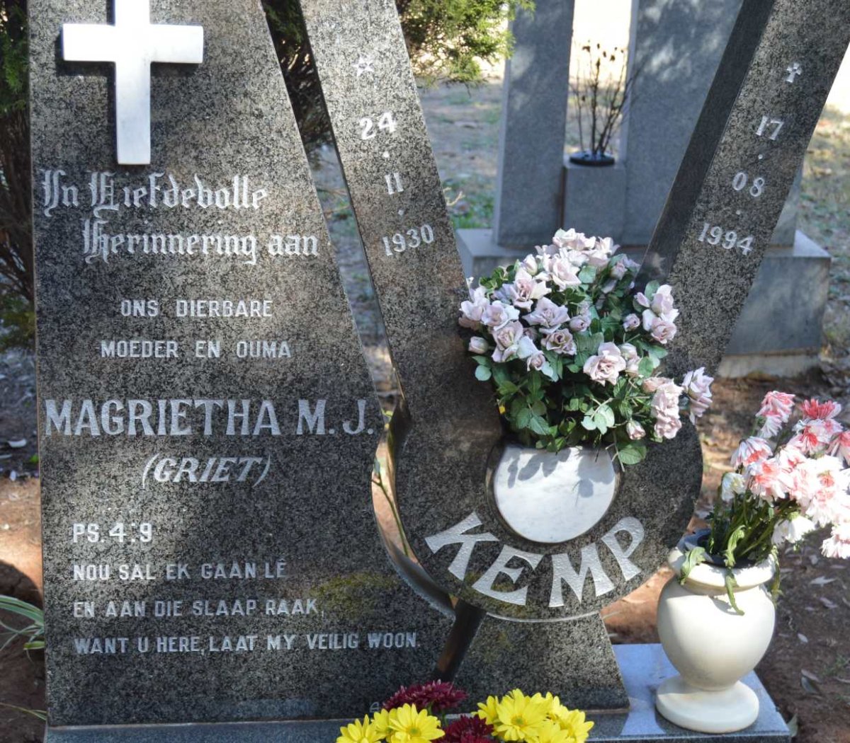 KEMP Magrietha M.J. 1930-1994