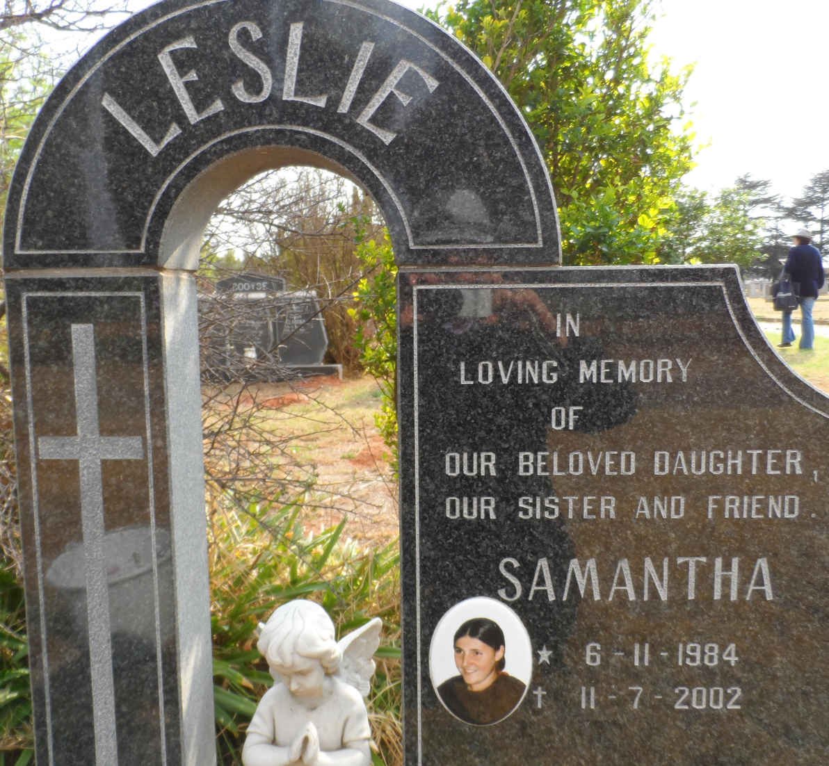 LESLIE Samantha 1937-2002