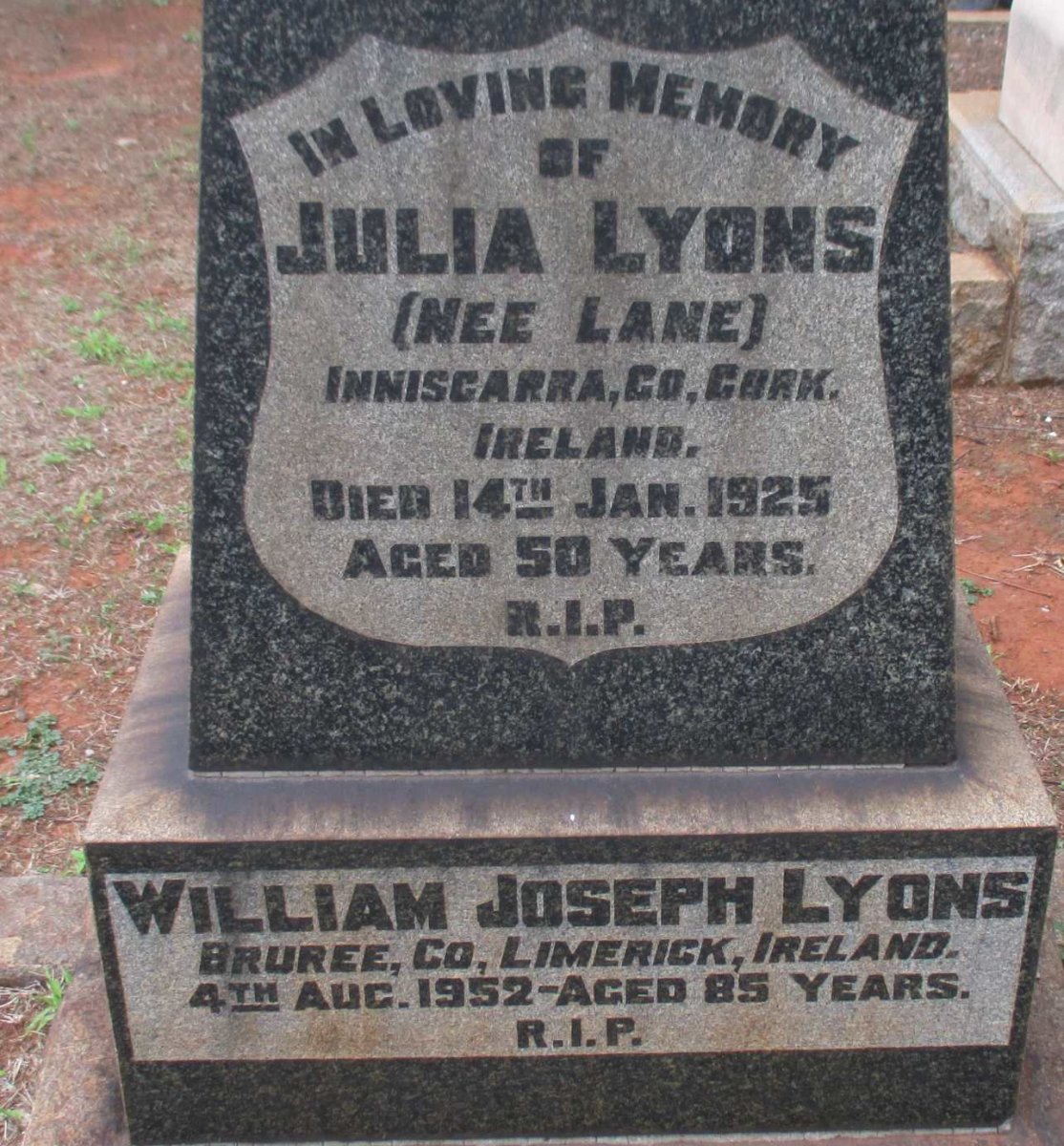 LYONS William Joseph -1952 &amp; Julia LANE -1925