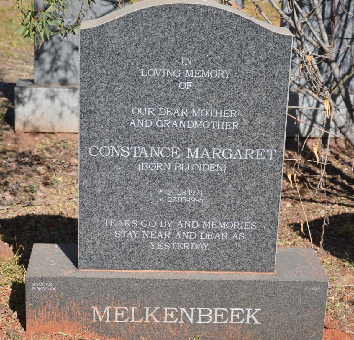 MELKENBEEK Constance Margaret nee BLUNDEN 1924-1995