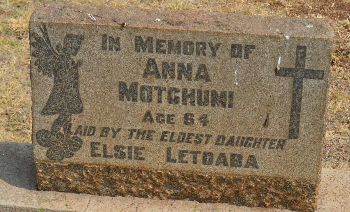 MOTCHUMI Anna