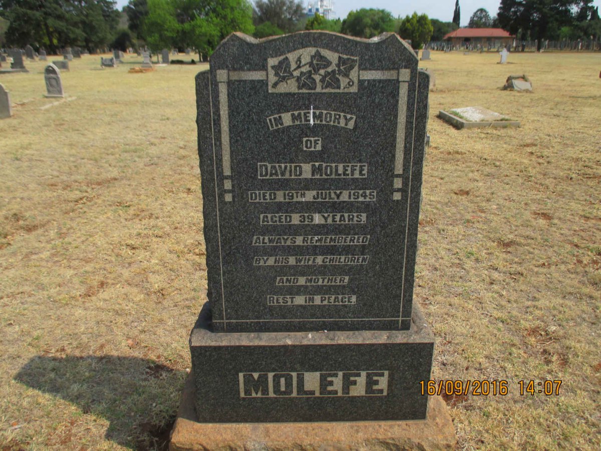 MOLEFE David -1945