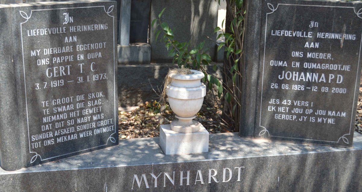 MYNHARDT Gert T.C. 1919-1973 &amp; Johanna P.D. 1926-2000