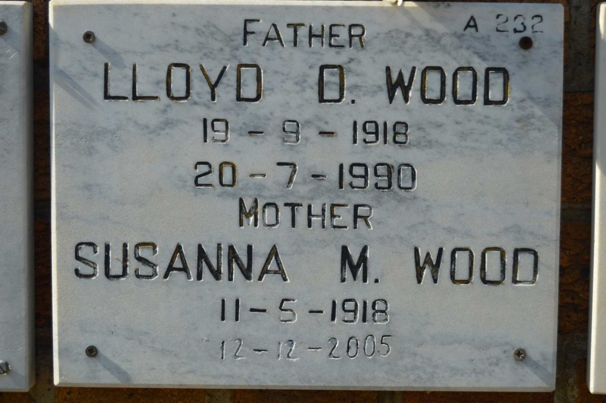 WOOD Lloyd D. 1918-1990 &amp; Susanna M. 1918-2005